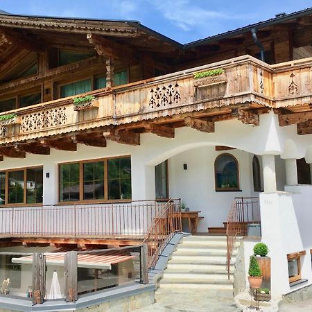 Appartements "Da Zillertaler Und Die Geigerin" Mayrhofen Exterior photo
