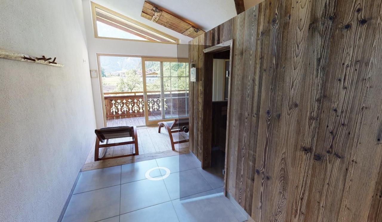 Appartements "Da Zillertaler Und Die Geigerin" Mayrhofen Exterior photo