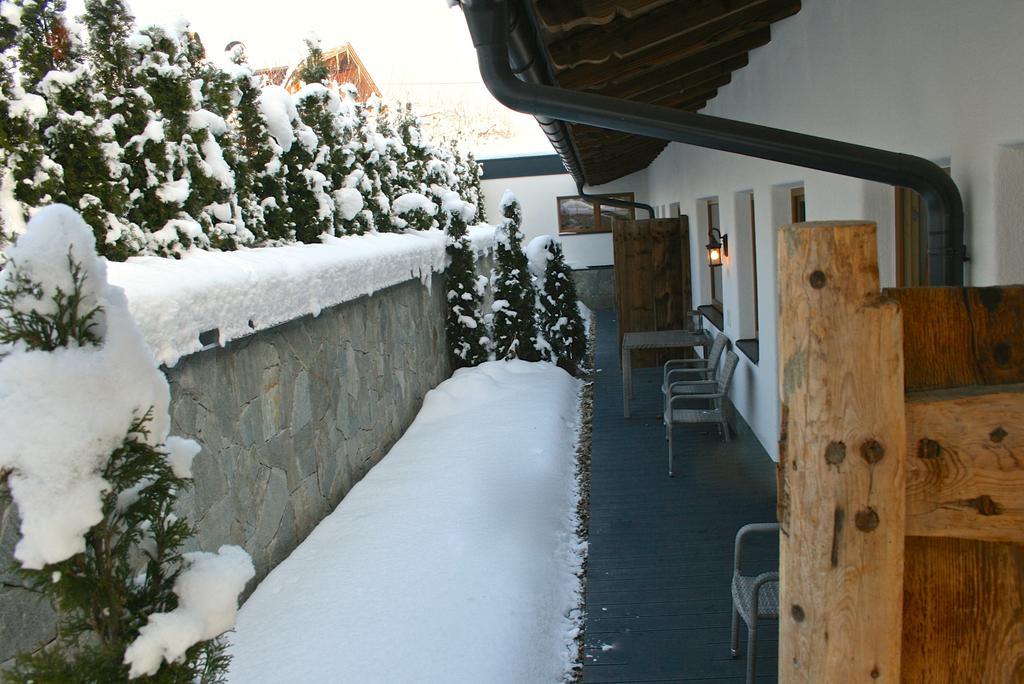 Appartements "Da Zillertaler Und Die Geigerin" Mayrhofen Room photo